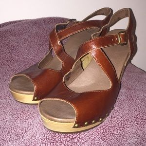 NWOT UGG clog sandals!!!